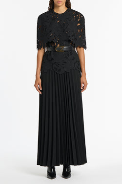 BLACK CREPE PLEATED SKIRT