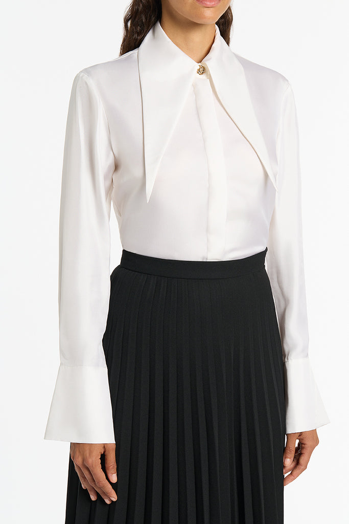 http://www.carlazampatti.com.au/cdn/shop/products/White-Silk-Twill-Long-Collar-Shirt-3_1024x1024.jpg?v=1699852587