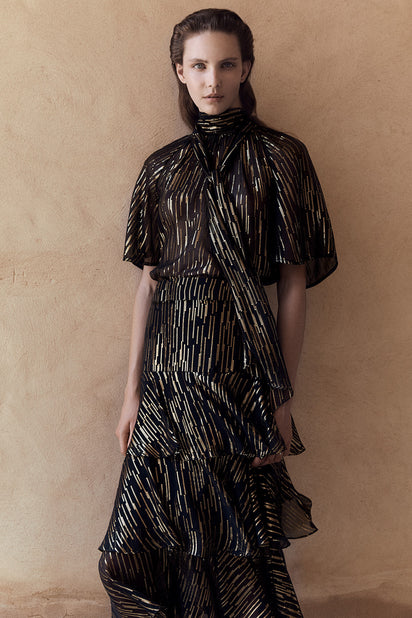 BLACK METALLIC SILK JACQUARD FLUTED SLEEVE TOP