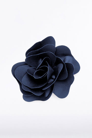 NAVY FIORE BROOCH