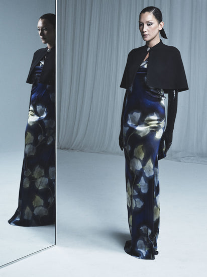 BLACK CREPE SHORT CAPE