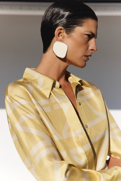 CREAM ENAMEL SPOT EARRINGS