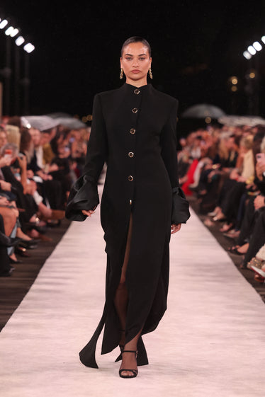 BLACK CREPE SPLIT HEM COAT