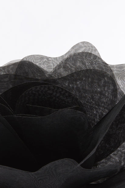 BLACK SMALL FIORE BROOCH