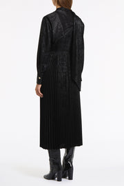 BLACK BURNISHED METALLIC PLISSE DRESS