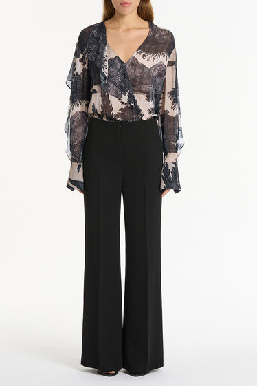 BLACK SCENICA GEORGETTE FLUTED BLOUSE